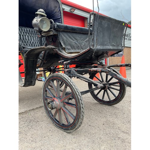 437 - VICTORIAN HORSE DRAWN 4 WHEEL CARRIAGE WITH FOLDING CANOPY ORIGINAL BUTTON BACKED-LEATHER SEAT, CARR... 