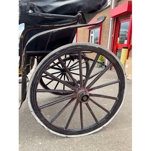 437 - VICTORIAN HORSE DRAWN 4 WHEEL CARRIAGE WITH FOLDING CANOPY ORIGINAL BUTTON BACKED-LEATHER SEAT, CARR... 