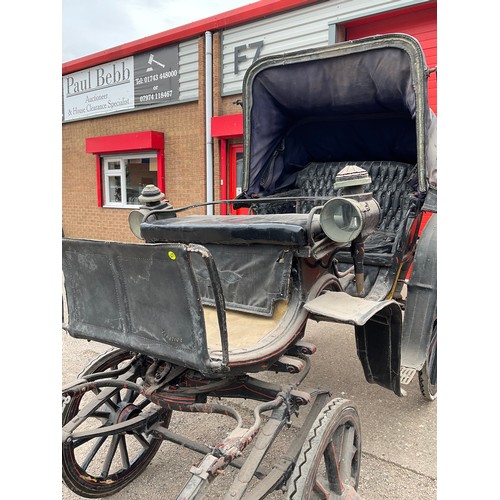 437 - VICTORIAN HORSE DRAWN 4 WHEEL CARRIAGE WITH FOLDING CANOPY ORIGINAL BUTTON BACKED-LEATHER SEAT, CARR... 