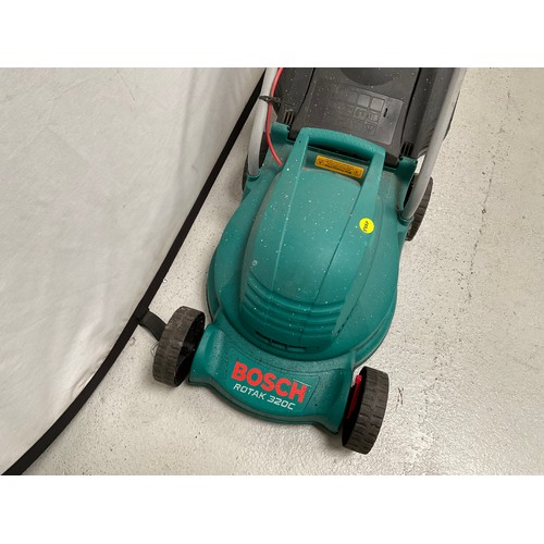 20 - BOSCH ELECTRIC MOWER WITH COLLECTION BOX