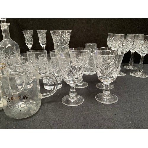 22 - 2 BOXES OF GLASSWARE TO INCLUDE DECANTERS,VASES,GLASSES ETC