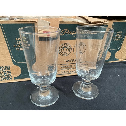 45 - 6 BOXES OF PROFESSIONAL CATERING STEMMED GLASSES (72 IN TOTAL)