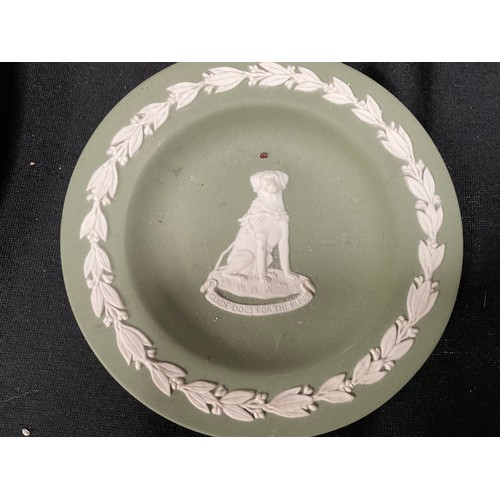 59 - COLLECTION OF GREEN JASPER WEDGWOOD ITEMS