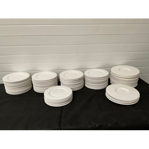 69 - 3 CRATES OF CATERING CHINA DINNER PLATES
26 LARGE,89 MEDIUM