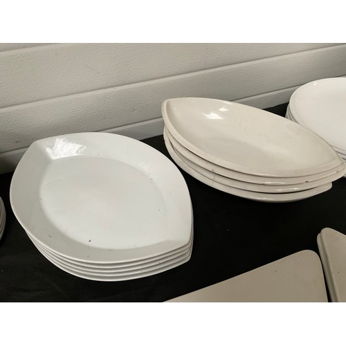 72 - 3 CRATES OF CATERING CHINA DINNER PLATES AND SERVING DISHES, 44 MEDIUM DINNER PLATES,8 TRIANGLE DINN... 