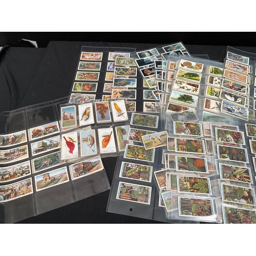 93 - COLLECTION OF CIGARETTE CARDS OF VARIOUS SUBJECTS