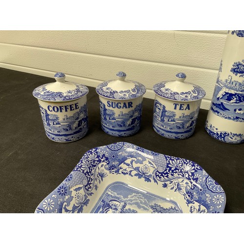 131 - BOX OF BLUE AND WHITE PATTERNED SPODE CHINA TO INCLUDE BREAD CROCK,STORAGE JARS,VASE ETC