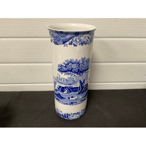 131 - BOX OF BLUE AND WHITE PATTERNED SPODE CHINA TO INCLUDE BREAD CROCK,STORAGE JARS,VASE ETC