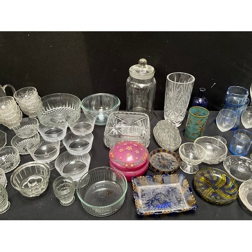 141 - 2 BOXES OF GLASSWARE TO INCLUDE JUGS,VASES COLOURED GLASS ETC