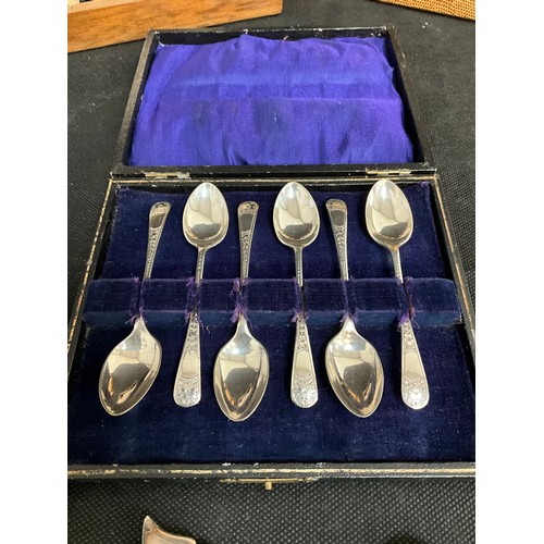 19 - QUANTITY OF CUTLERY TO INCLUDE CASED FISH KNIVES AND FORKS, CASED TEA SPOONS ETC