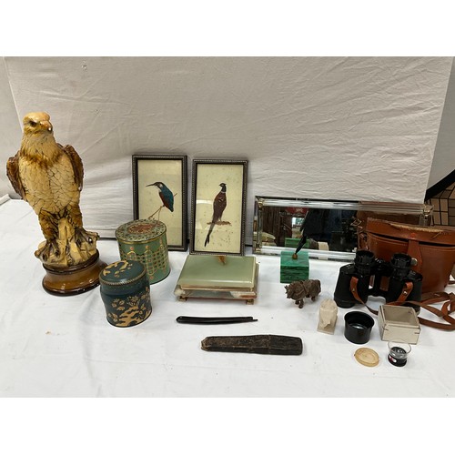 29 - BOX OF COLLECTABLES TO INCLUDE BINOCULARS IN CASE, EAGLE FIGURE, VINTAGE MIRROR TRAY, ONYX, TWO BIRD... 