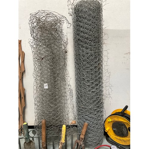 79 - QUANTITY OF WIRE NETTING, TOOLS, EXTENSION LEAD ETC