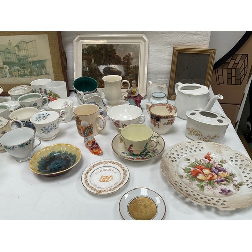 94 - BOX OF VINTAGE AND LATER CHINA TO INCLUDE SHELLEY ART DECO JUG ETC