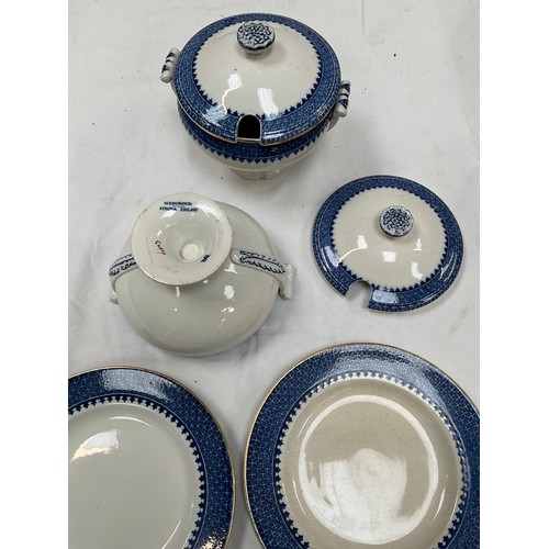 115 - BOX OF VICTORIAN AND LATER CHINA TO INCLUDE VICTORIAN PART DINNER AND TEA SERVICE ETC