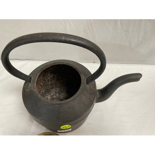 119 - VICTORIAN CAST IRON KETTLE WITH BRASS TOP