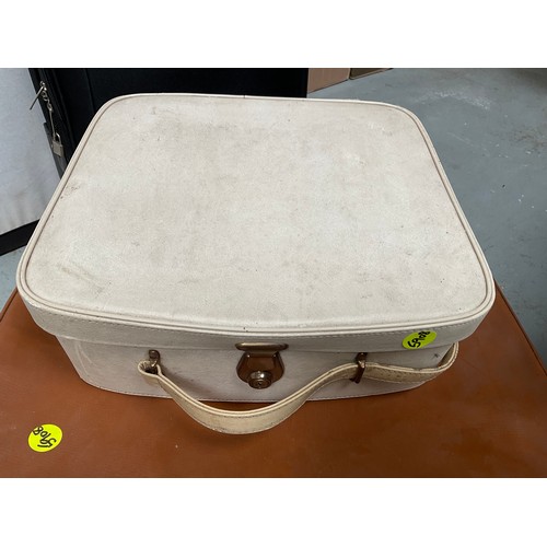 144 - 2 CASES,VANITY CASE  AND 3 BASKETS