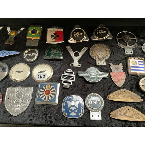 163 - COLLECTION OF VINTAGE AUTOMOBILE BADGES ETC