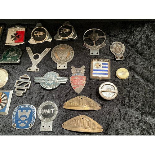 163 - COLLECTION OF VINTAGE AUTOMOBILE BADGES ETC