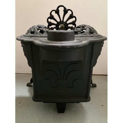 167 - ORNATE CAST IRON STOVE OF SMALL PROPORTIONS (POSSIBLY OFF A NARROW BOAT) H21” W22” D17”