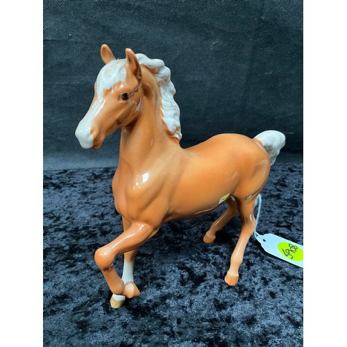 173 - BESWICK SKEWBALD PONY AND BESWICK PALMINO PONY