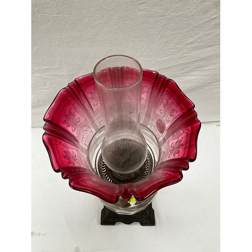 184 - VICTORIAN CAST IRON BASED OIL LAMP WITH CLEAR GLASS BOWL ORIGINAL COLOURED AND ENGRAVED GLASS SHADE ... 