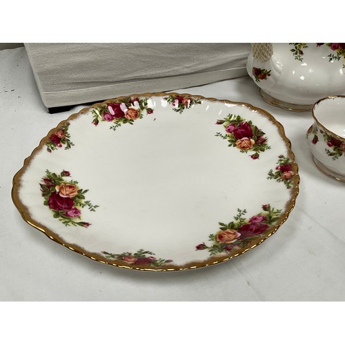 207 - ROYAL ALBERT COUNTRY ROSE TEA SET - 27 PIECES