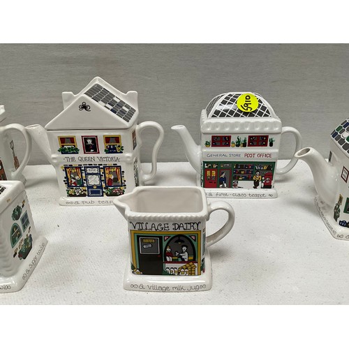 210 - COLLECTION OF WADE COLLECTORS NOVELTY TEAPOTS TO INCLUDE 3PCE SET