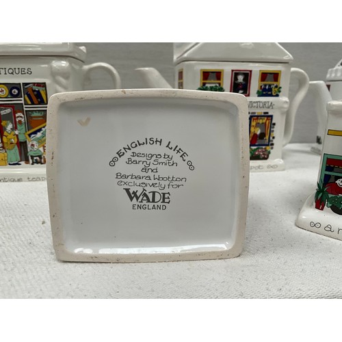 210 - COLLECTION OF WADE COLLECTORS NOVELTY TEAPOTS TO INCLUDE 3PCE SET