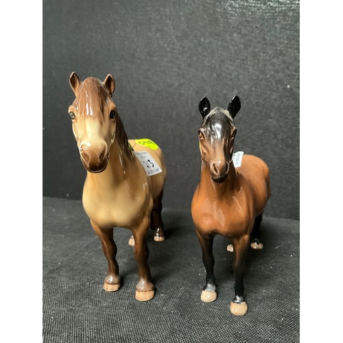 213 - BESWICK HIGHLAND PONY AND BESWICK DARTMOOR PONY