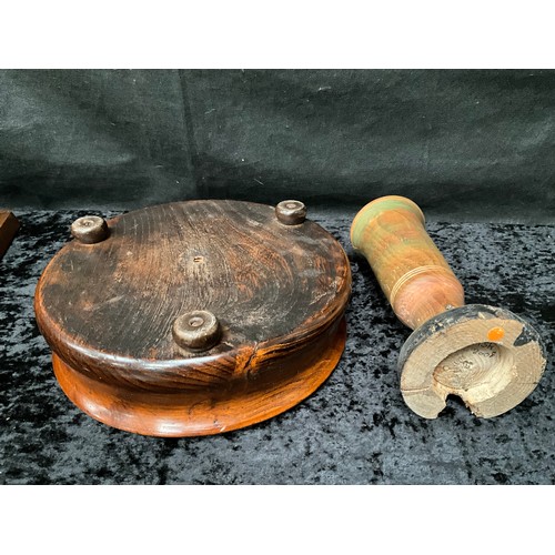 219 - COLLECTION OF WOODEN ITEMS TO INCLUDE VICTORIAN JEWELLERY BOX,FRIUT BOWL,SERRENTO INLAID CIGARETTE B... 