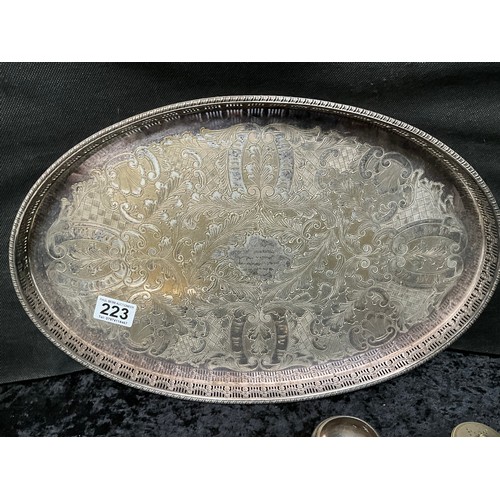 223 - QTY OF SILVER PLATED ITEMS TO INCLUDE OVAL GALLERY SERVING TRAY,TAZER,SALTS ETC