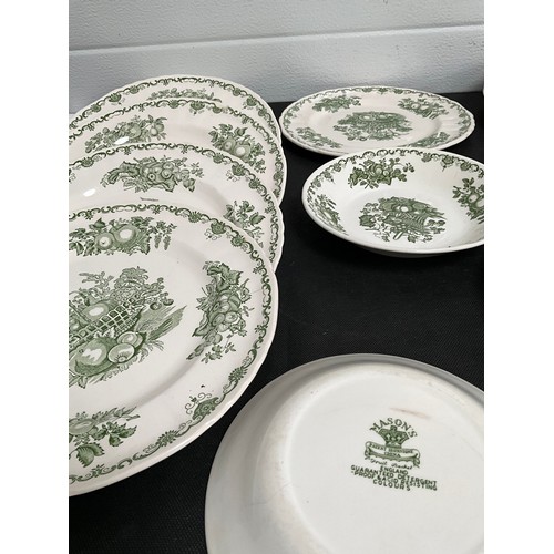 250 - GREEN PATTERNED MASONS DINNER AND TEA SERVICE 36PCE,S