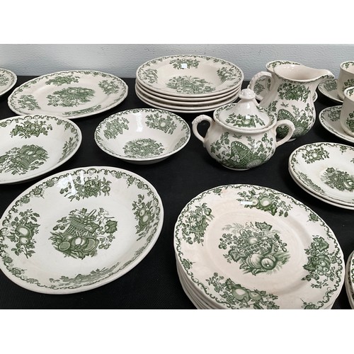 250 - GREEN PATTERNED MASONS DINNER AND TEA SERVICE 36PCE,S