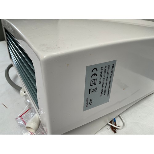 255 - ELECTRIC FAN HEATER IN BOX