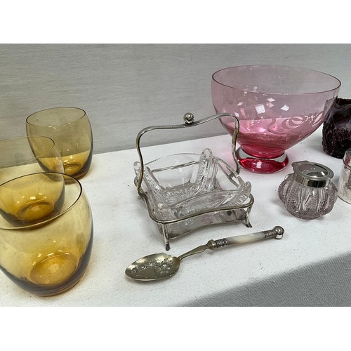 264 - 2 BOXES OF GLASSWARE TO INCLUDE COLOURED GLASS DRINKING SET,DECANTERS,FRUIT BOWLS,COLOURED GLASS,DRE... 