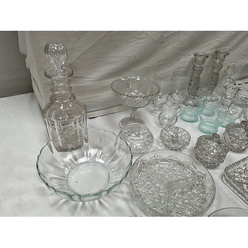 264 - 2 BOXES OF GLASSWARE TO INCLUDE COLOURED GLASS DRINKING SET,DECANTERS,FRUIT BOWLS,COLOURED GLASS,DRE... 