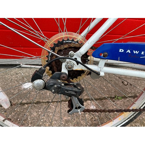 270 - DAWES DUCHESS LADIES STEP THROUGH FRAME CYCLE WITH 7 GEARS AND FRONT BASKET