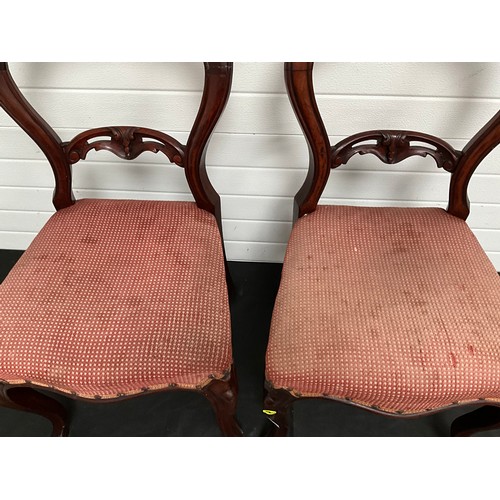 286 - PAIR OF VICTORIAN MAHOGANY DINING CHAIRS WITH UPHOLSTERED SEATS