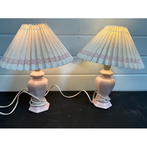 329 - BOX OF 2 CHANDELIERS AND 2 TABLE LAMPS