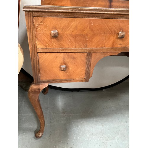 354 - VINTAGE WALNUT VENEERED TRIPLE MIRROR DRESSING TABLE WITH 4 DRAWERS ON CABRIOLE LEGS H67” W42” D20”