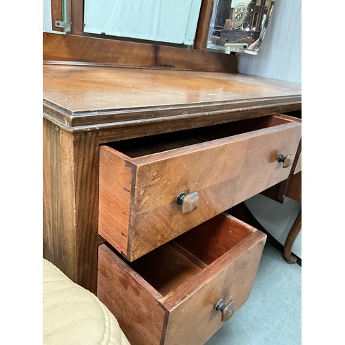 354 - VINTAGE WALNUT VENEERED TRIPLE MIRROR DRESSING TABLE WITH 4 DRAWERS ON CABRIOLE LEGS H67” W42” D20”