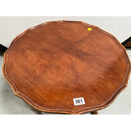 361 - VINTAGE WALNUT VENEERED CIRCULAR COFFEE TABLE ON CABRIOLE LEGS H17” DIA 24”