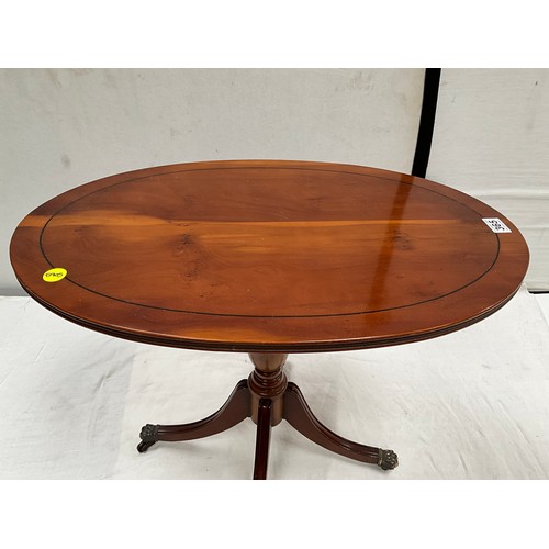 365 - REPRODUCTION MAHOGANY REGENCY STYLE PEDESTAL TRIPOD COFFEE TABLE H21” W27” D18”