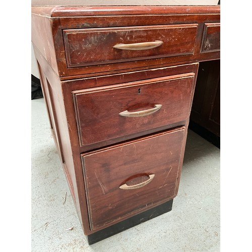 379 - VINTAGE MAHOGANY KNEEHOLE TWIN PEDESTAL DESK OF 7 DRAWERS AND INSET LEATHER TOP H31” W51” D31”