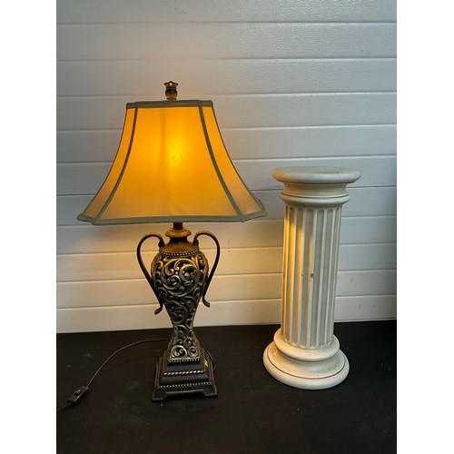 414 - CERAMIC PEDESTAL H24” AND MODERN ELECTRIC LAMP WITH SHADE