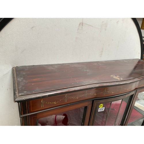 420 - EDWARDIAN MAHOGANY INLAID DISPLAY CABINET WITH CENTRAL LEADED GLASS DOOR FLANKED BY 2 GLASS PANELS H... 