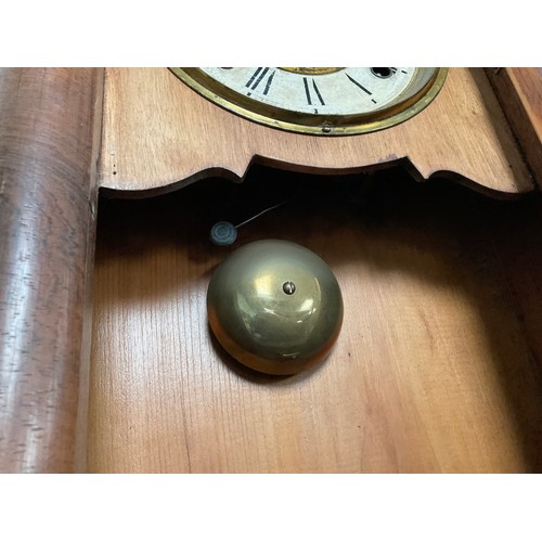 426 - VICTORIAN MAHOGANY VENEERED MANTLE CLOCK A/F KEY AND PENDULUM,VINTAGE BAKELITE WEST MINISTER CHIMES ... 