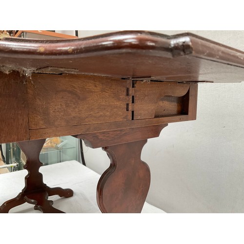 430 - REPRODUCTION WALNUT VENEERED DROP LEAF SOFA TABLE  H20” W40” D17”