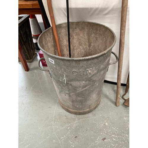 444 - METAL BIN ,PLASTIC BIN AND A QTY OF VINTAGE GARDEN TOOLS ETC