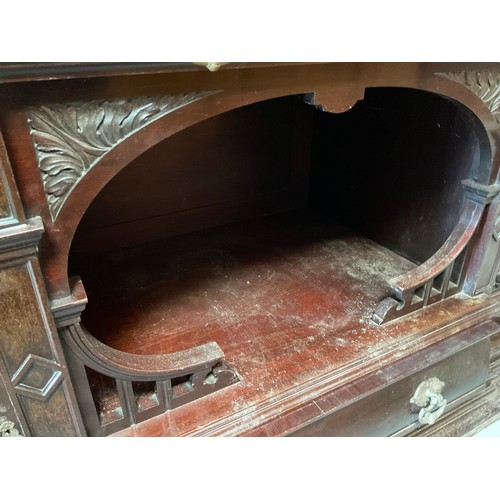 447 - VICTORIAN MAHOGANY COUNTRY HOUSE MIRROR BACKED SIDEBOARD OF LARGE PROPORTIONS HEAVILY CARVED PANELS,... 